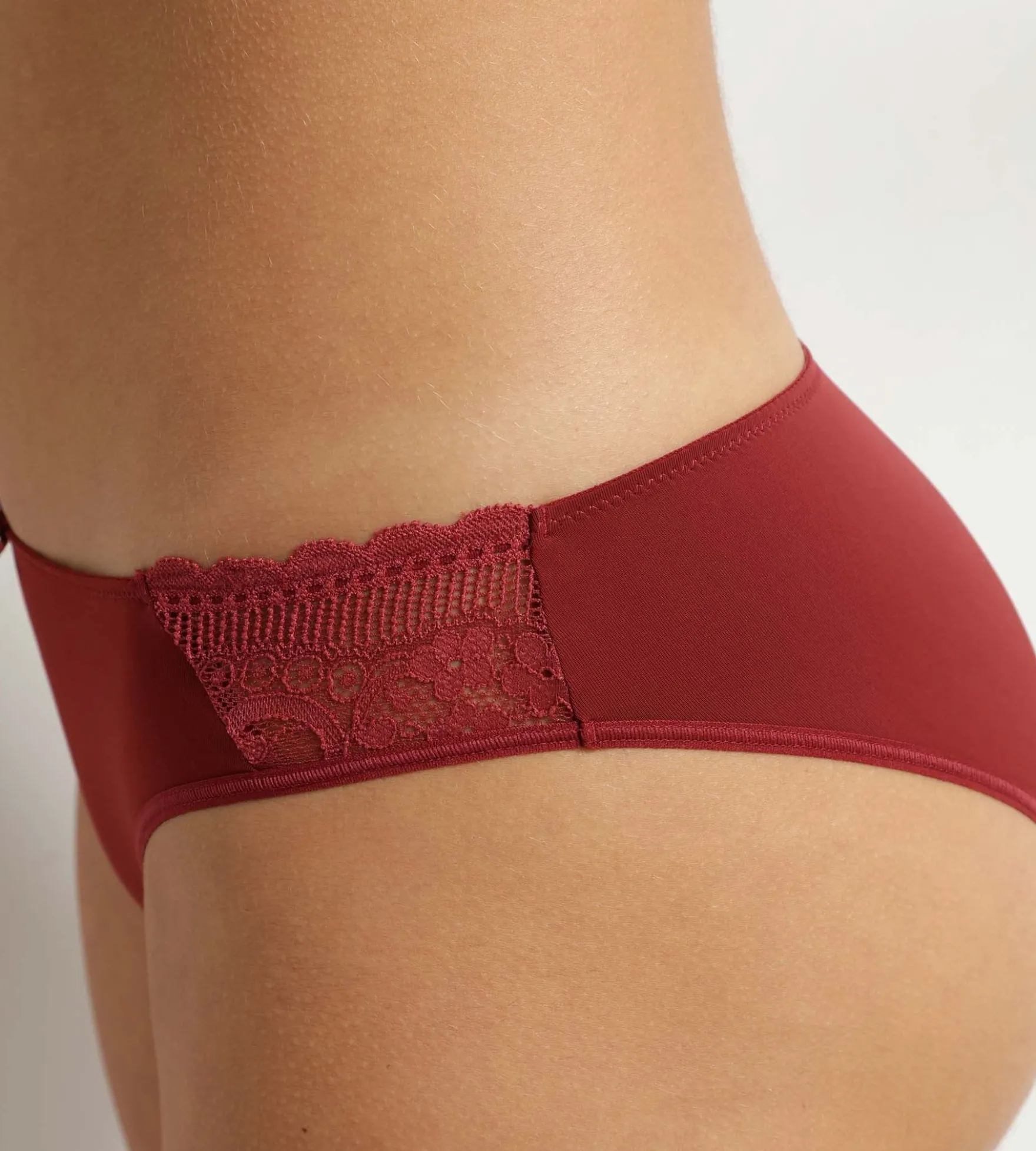 Culotte femme dentelle et résille florale Rouge Marronné Dim Féminine