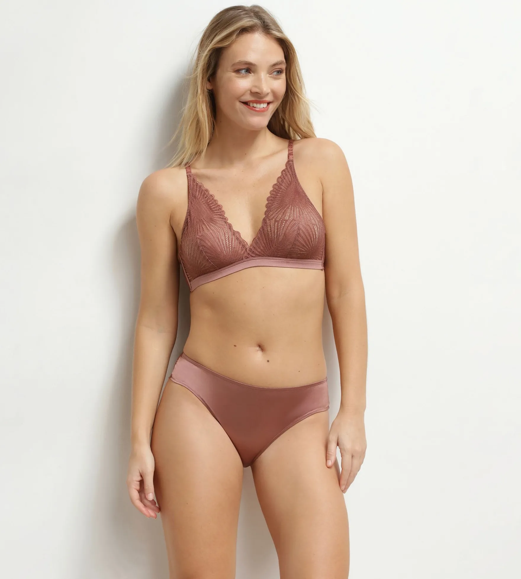 Culotte femme en satin et dentelle florale Marron Chocolove