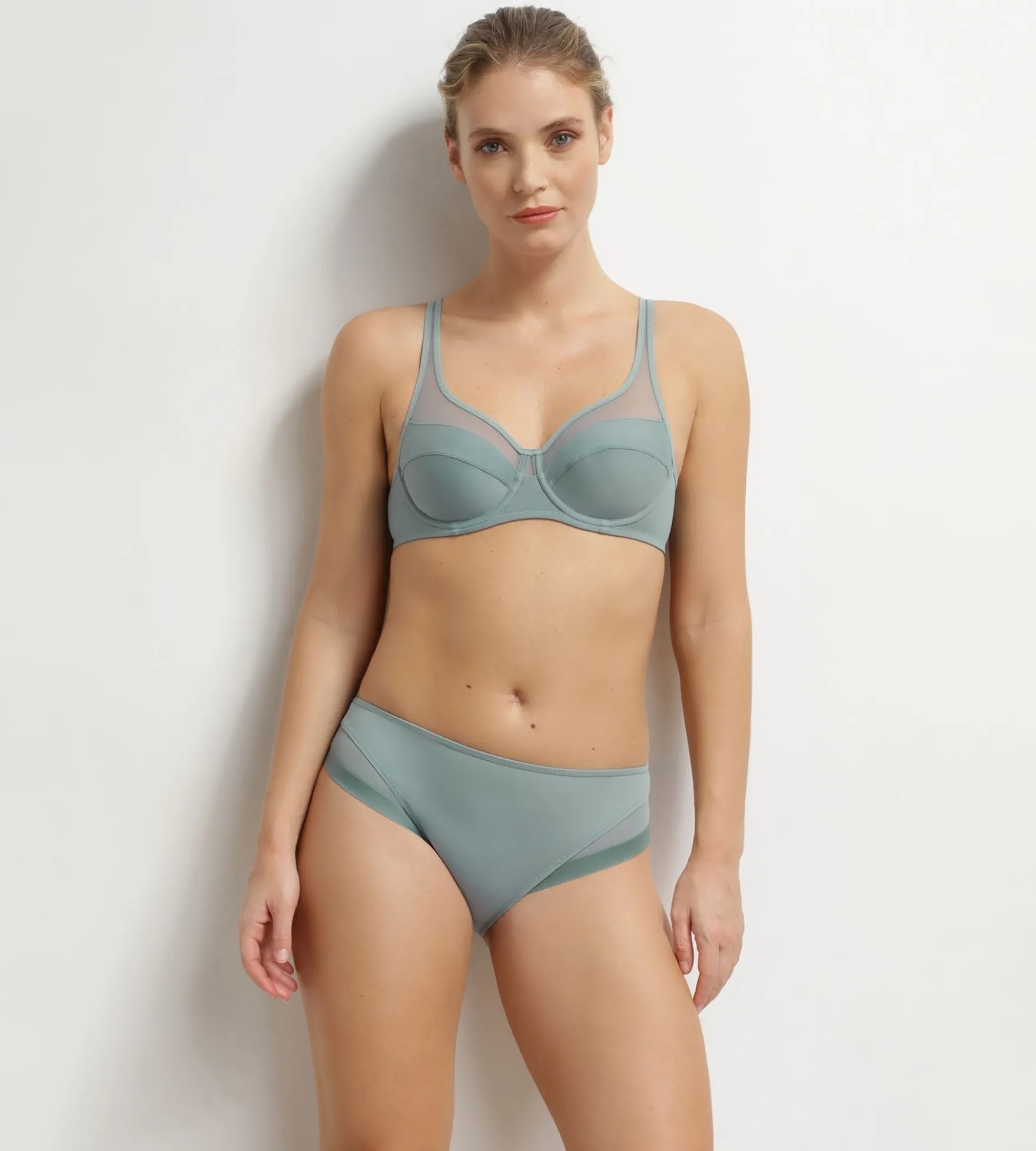 Culotte femme microfibre et tulle sauge Dim Generous