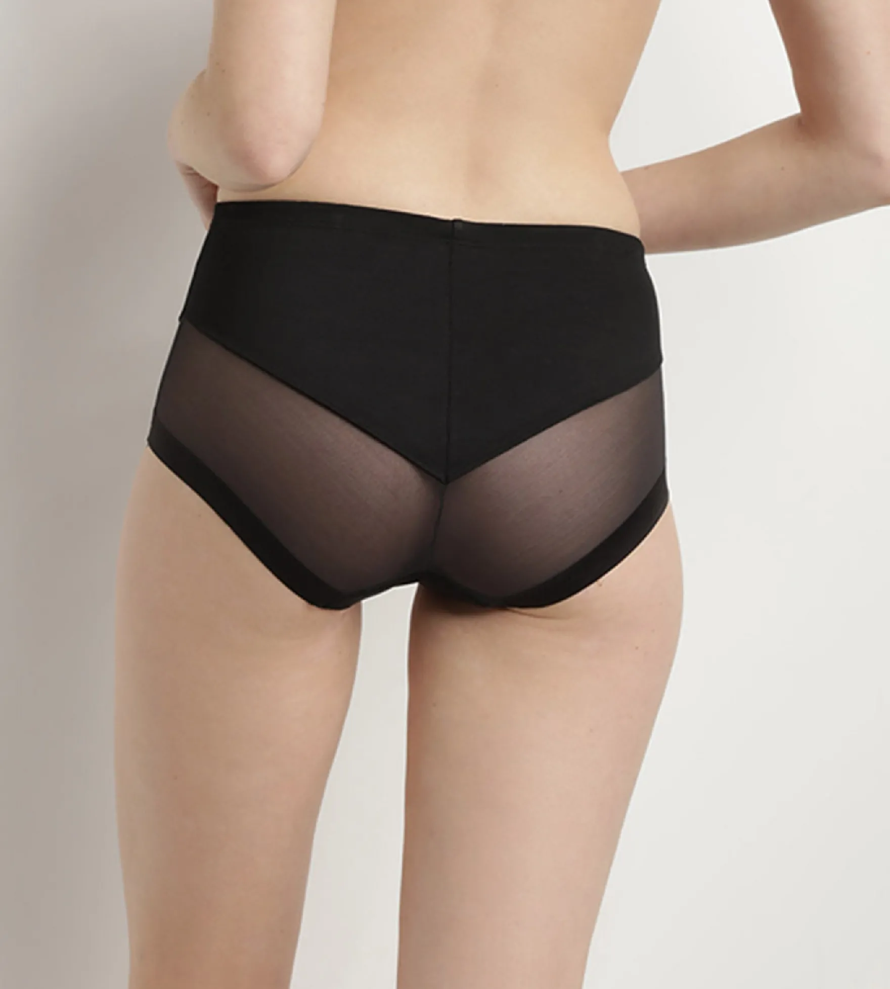 Culotte taille haute invisible noire Generous Limited Edition de Dim