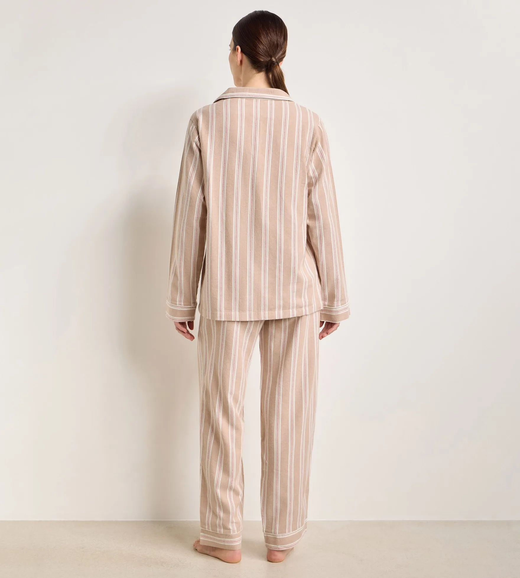 Ensemble pyjama femme flanelle rayée brun et beige DIM x Ines de la Fressange