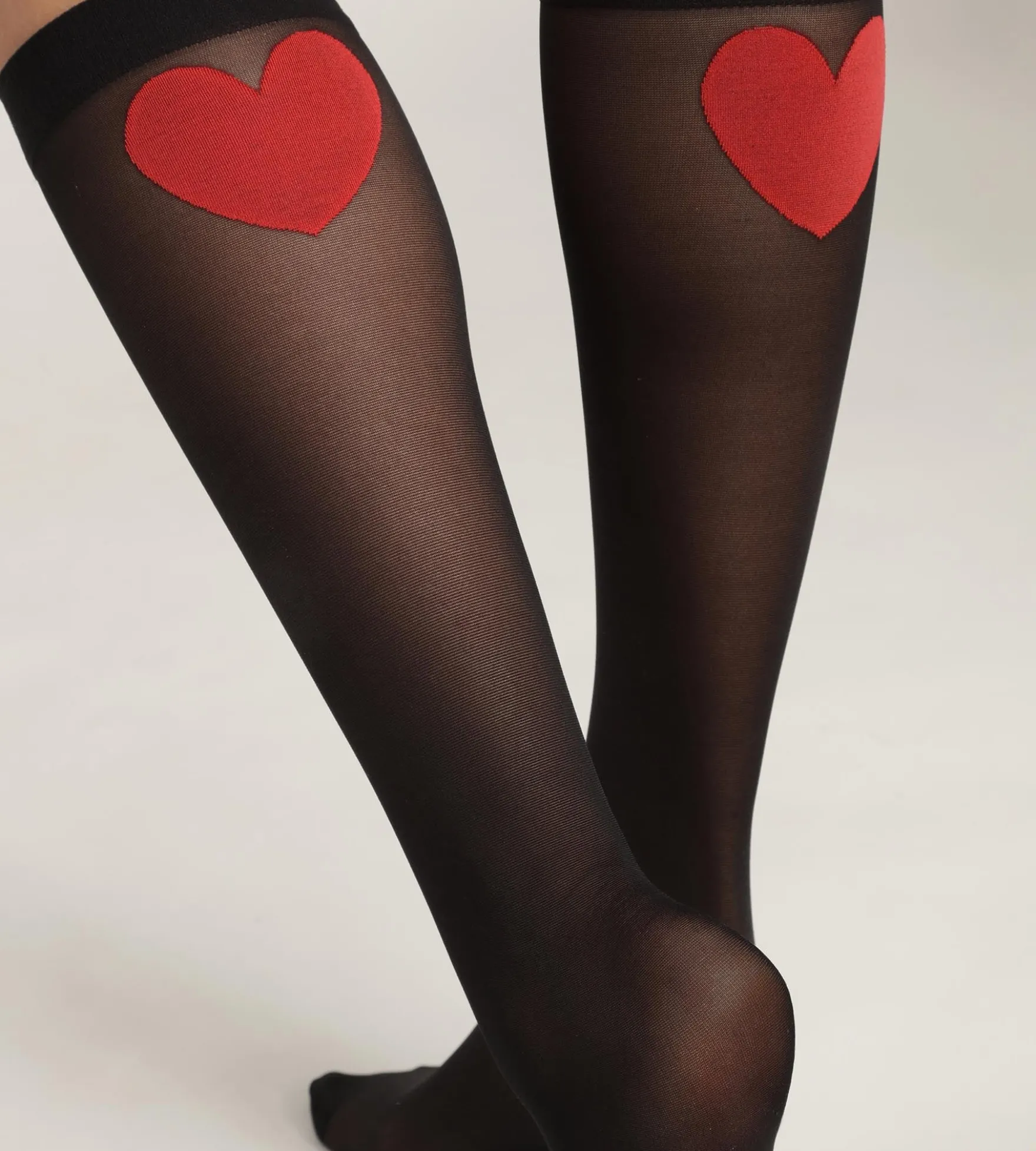 Mi-bas femme en voile transparent Noir motif coeur rouge Dim Style