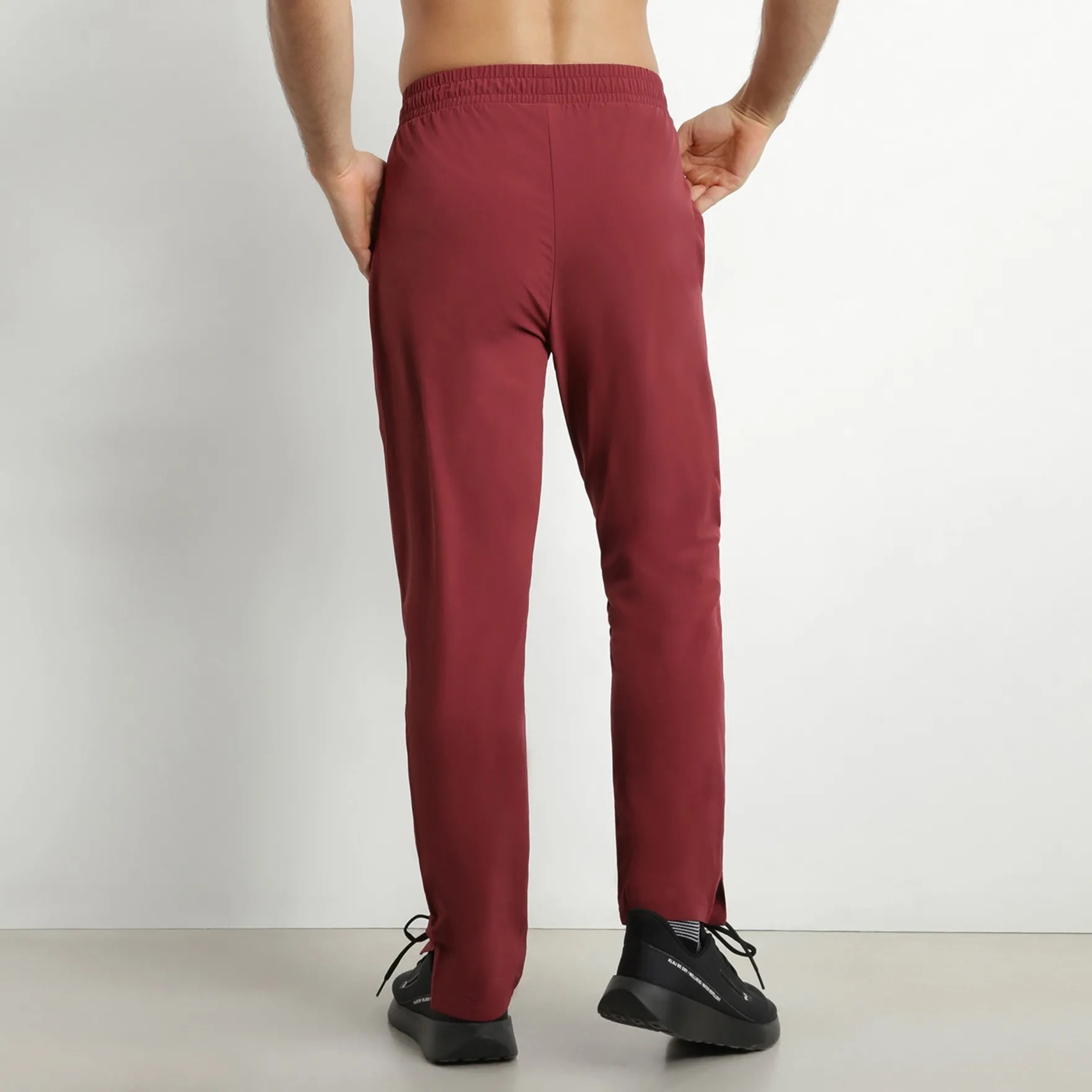 Pantalon de sport chino pour homme en jersey stretch Bordeaux Dim Move