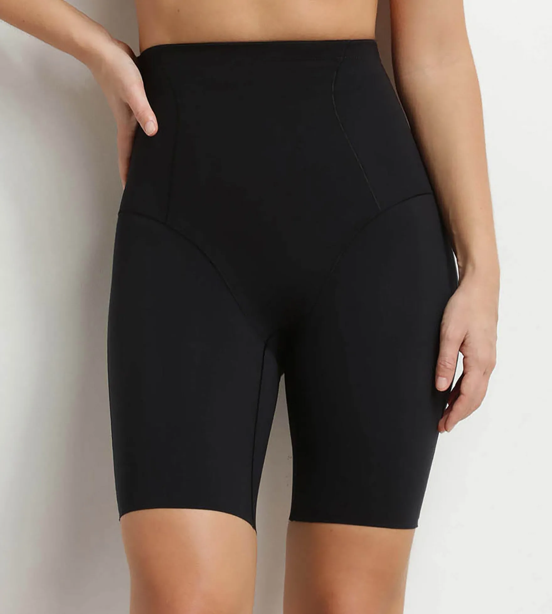 Shorty long gainant femme en microfibre Noir Dim Silhouette Contour