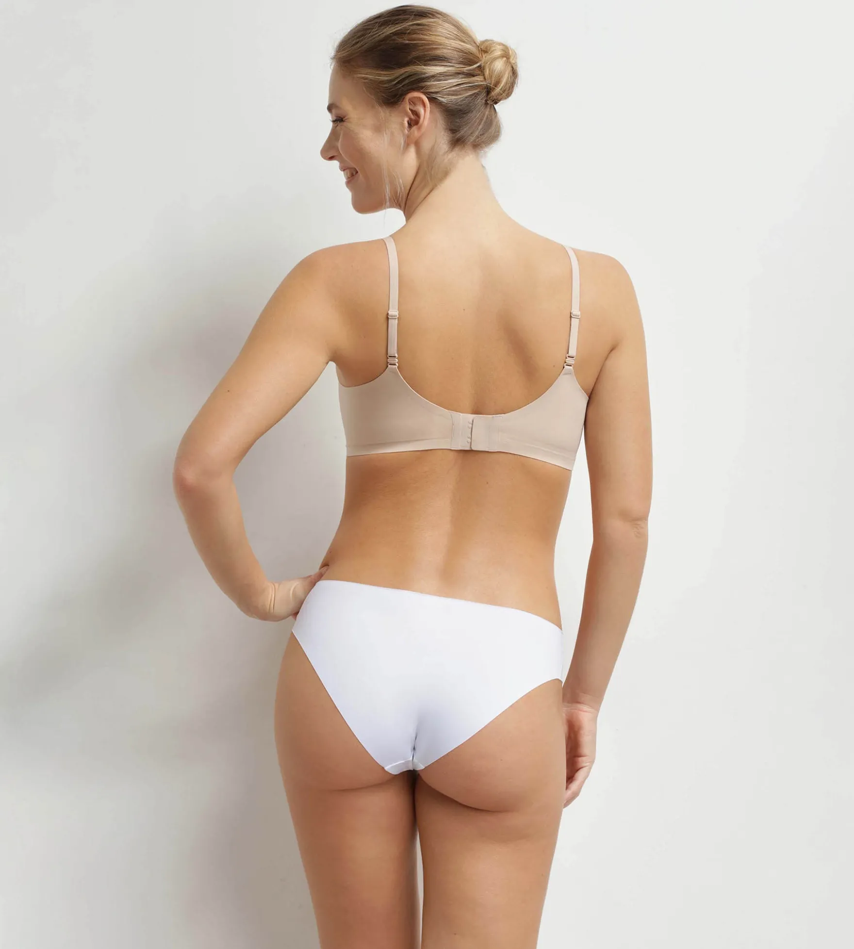 Soutien-gorge brassière en microfibre Nude Dim Invisible