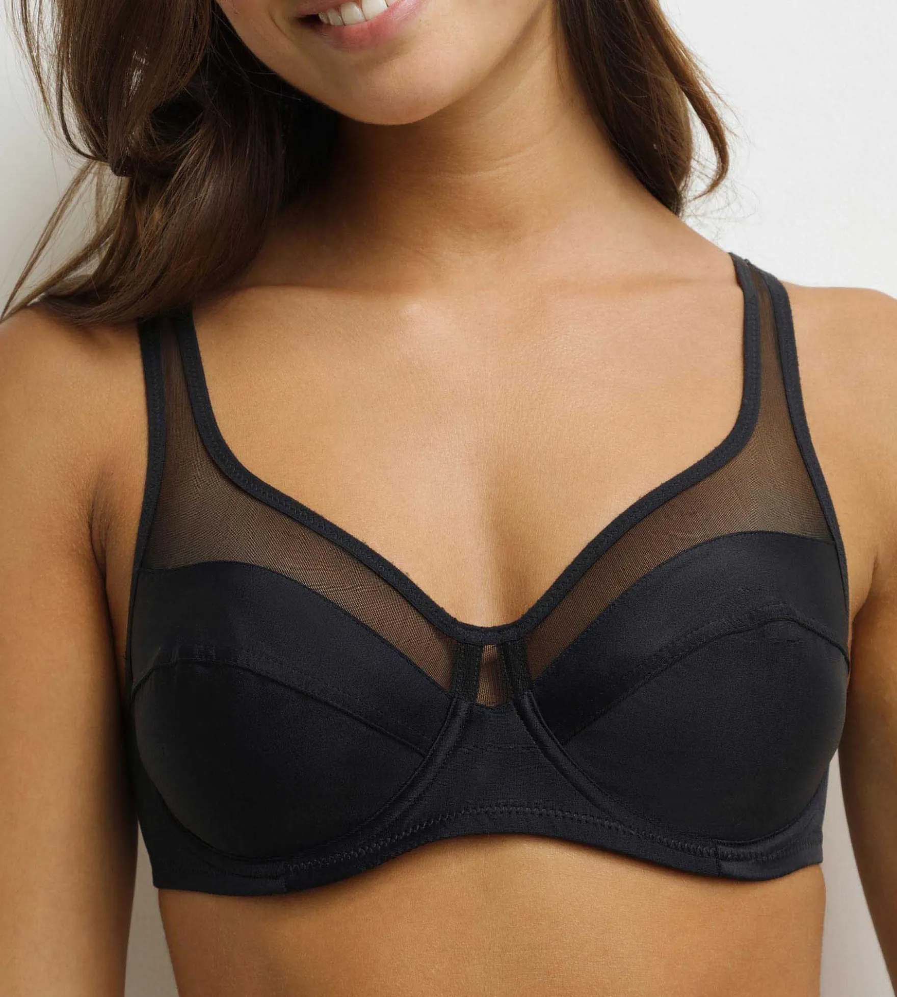 Soutien-gorge emboitant avec armatures noir Generous Dim