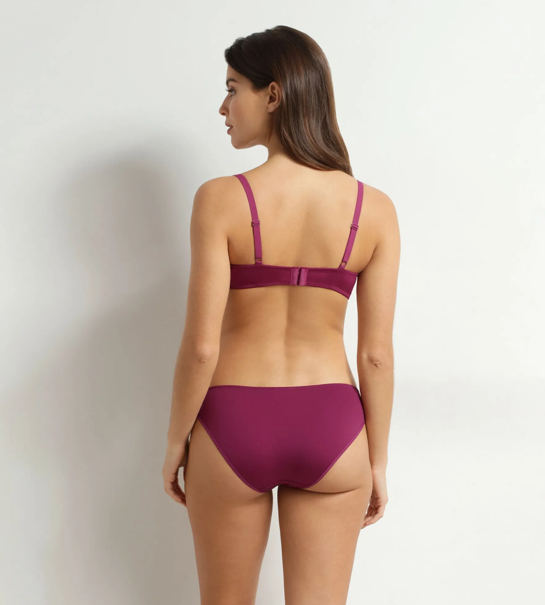 Soutien-gorge emboîtant dentelle et résille florale fruits rouges Dim Féminine