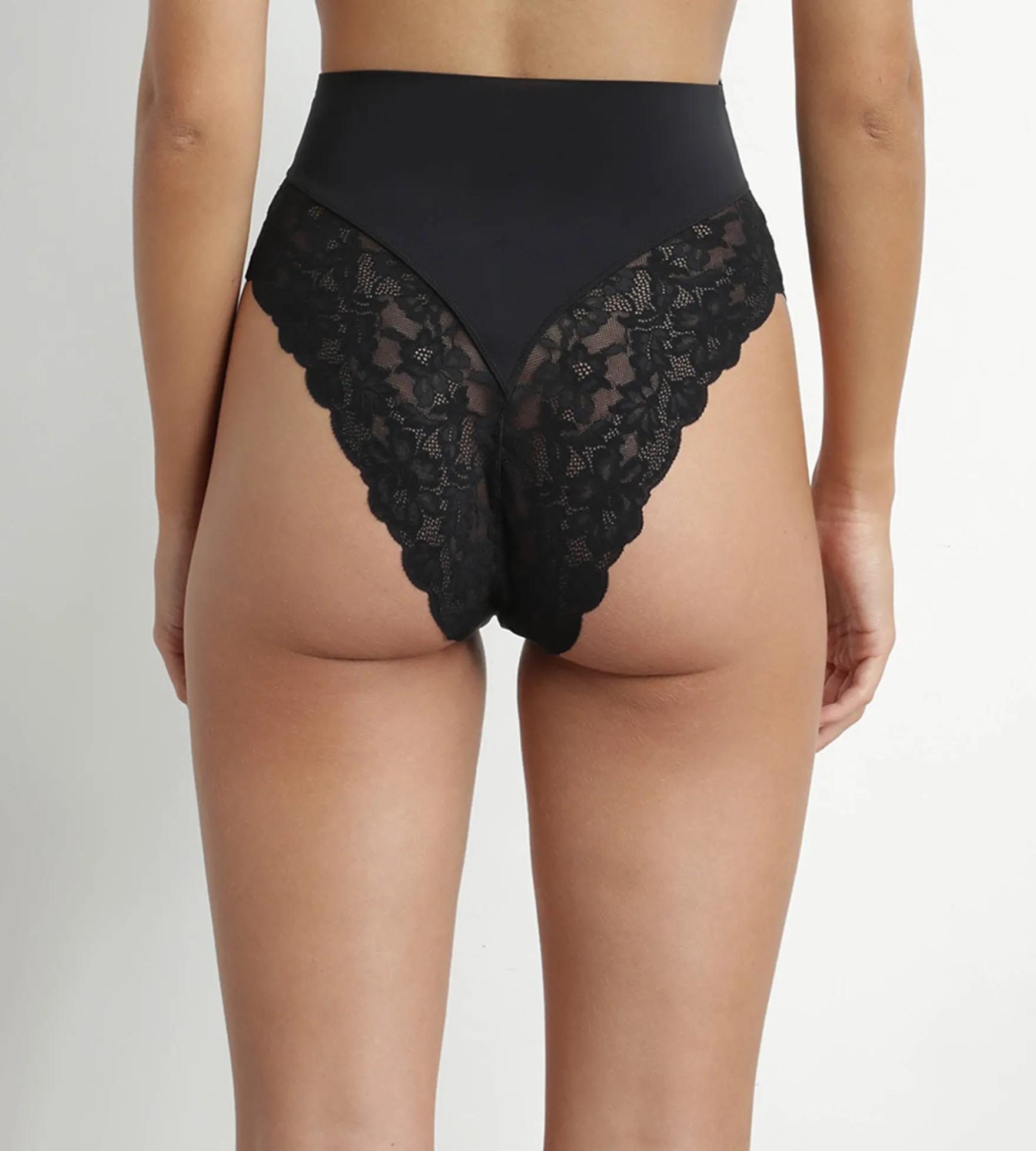 String galbant taille haute microfibre et dentelle Noir Dim Silhouette Elegance
