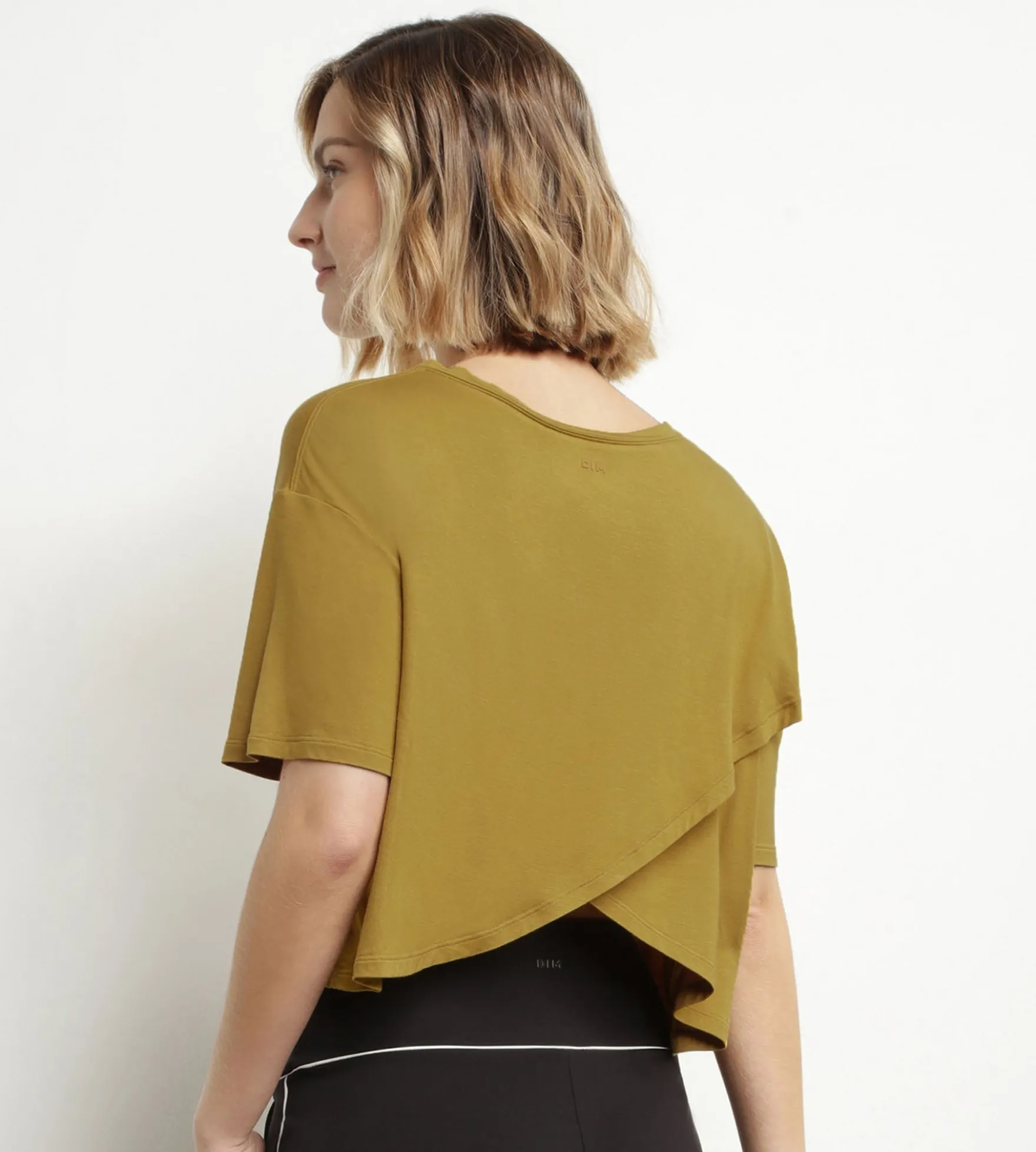 T-shirt de sport femme en viscose vert olive avec dos ouvert Dim Move